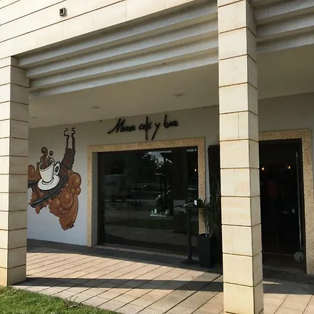 Piso Velazquez * Хіхон